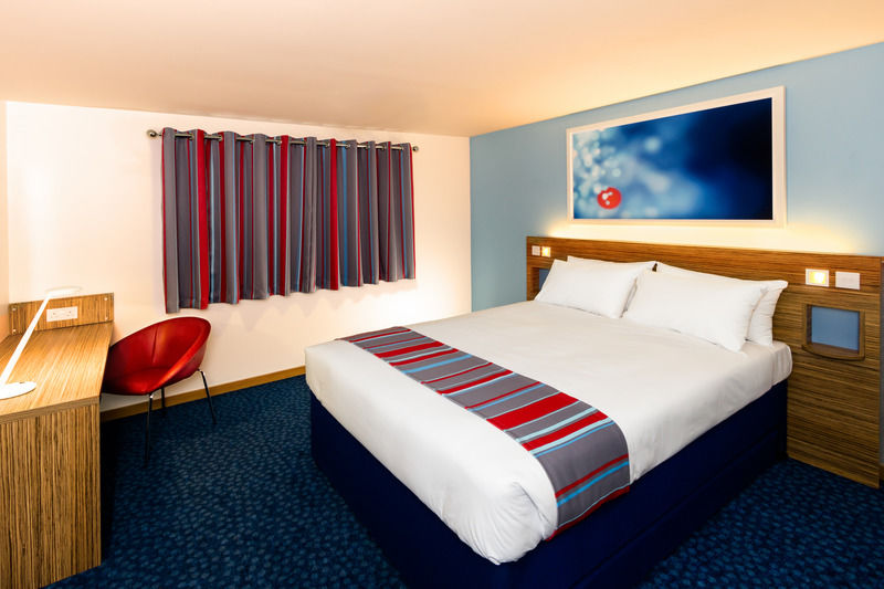 Ibis Budget London Heathrow T5 Slough Exterior photo