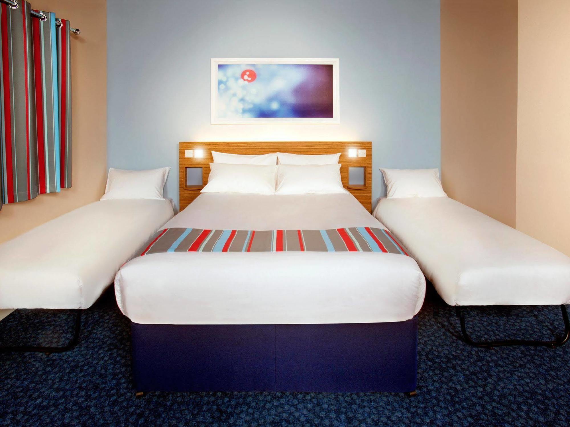 Ibis Budget London Heathrow T5 Slough Exterior photo